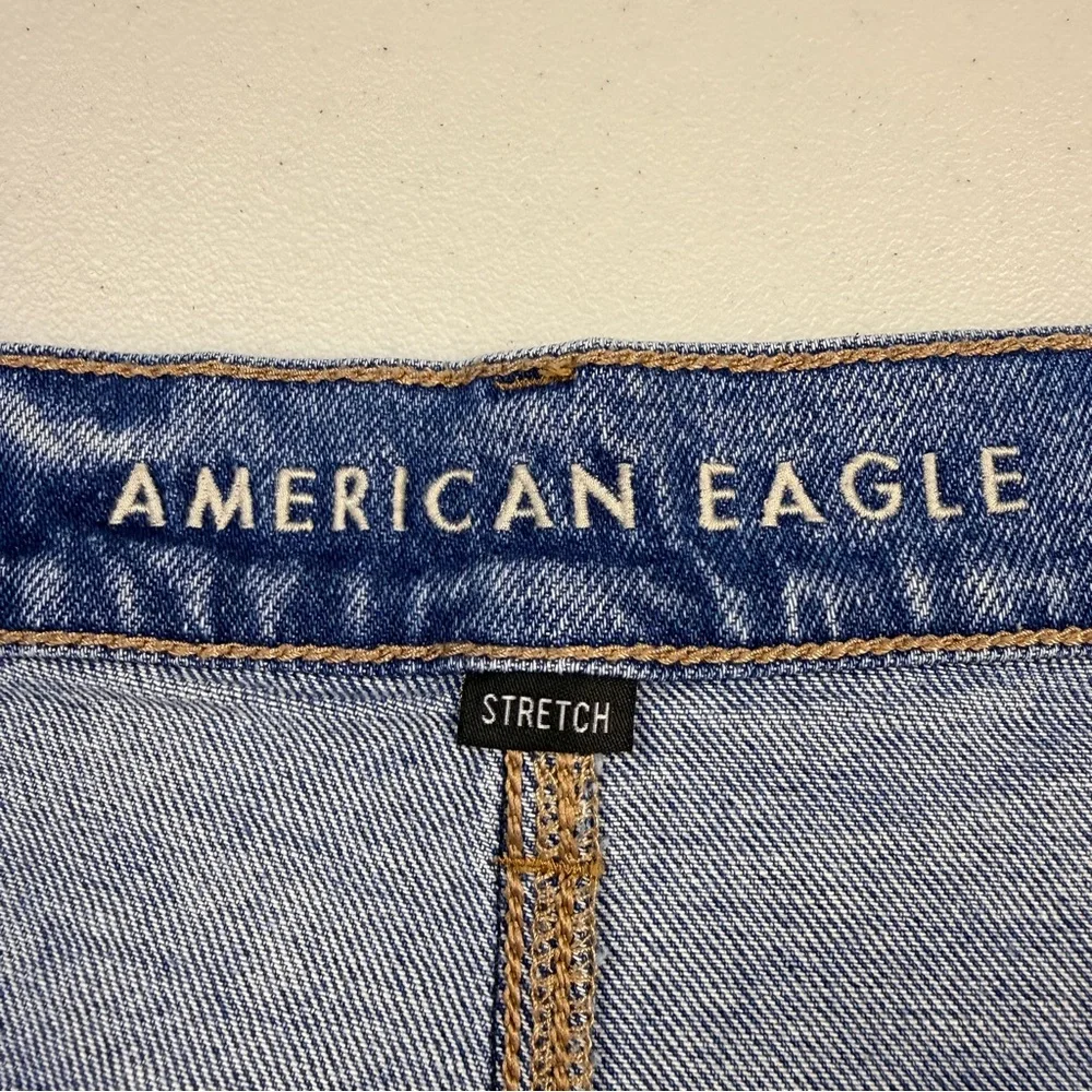 American Eagle Highest Rise 90’s Boyfriend Shorts Distressed Denim Size 12 EUC